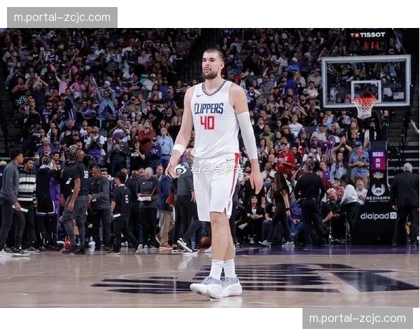 祖巴茨脚踝问题赛前评估 快船内线轮换深度面临考验 祖巴茨脚踝问题赛前评估 快船内线轮换深度面临考验